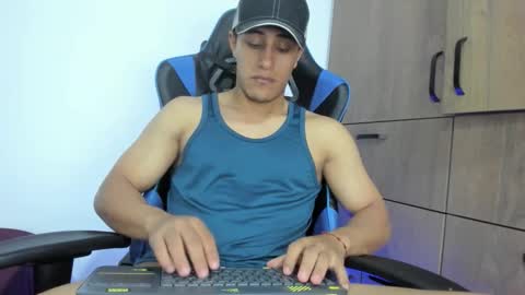 dorman_boy online show from December 23, 3:48 am