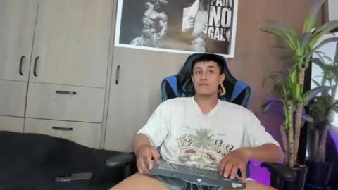 dorman_boy online show from August 4, 2:39 am
