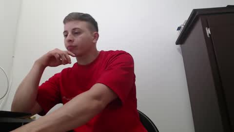 Snapshot of draco_boy2000 chatting on September 19, 10:53 pm draco_boy2000 online show from September 19, 10:53 pm