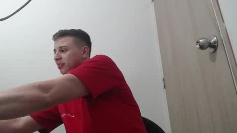 draco_boy2000 online show from November 21, 12:09 am