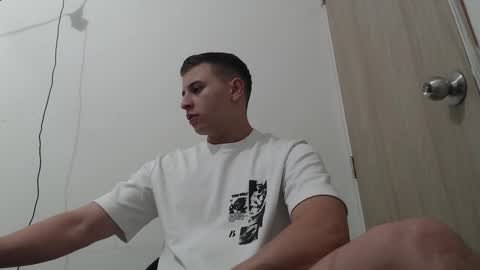 draco_boy2000 online show from January 6, 9:19 pm