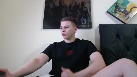 Snapshot of draco_boy2000 chatting on January 2, 7:29 pm draco_boy2000 online show from January 2, 7:29 pm