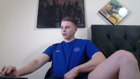 Snapshot of draco_boy2000 chatting on January 23, 7:29 pm draco_boy2000 online show from January 23, 7:29 pm