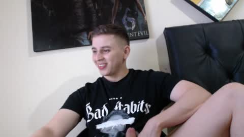 Snapshot of draco_boy2000 chatting on January 11, 5:29 pm draco_boy2000 online show from January 11, 5:29 pm