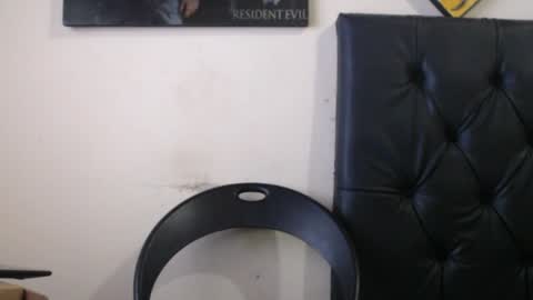 Snapshot of draco_boy2000 chatting on January 25, 6:24 pm draco_boy2000 online show from January 25, 6:24 pm