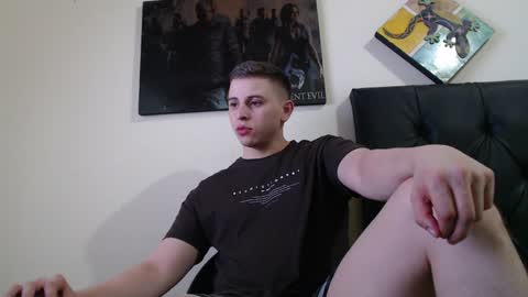 Snapshot of draco_boy2000 chatting on January 13, 7:53 pm draco_boy2000 online show from January 13, 7:53 pm