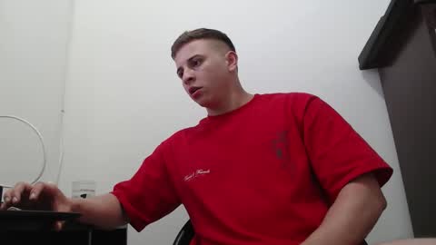 Snapshot of draco_boy2000 chatting on September 9, 10:08 pm draco_boy2000 online show from September 9, 10:08 pm