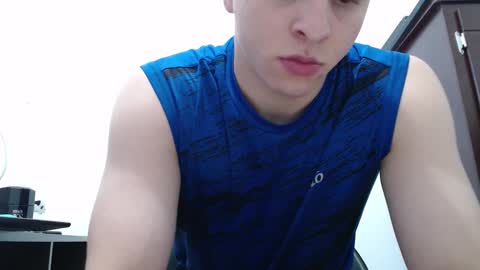 Snapshot of draco_boy2000 chatting on September 12, 10:21 pm draco_boy2000 online show from September 12, 10:21 pm