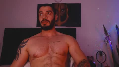 Snapshot of drake_cole11 chatting on March 7, 1:42 am drake_cole11 online show from March 7, 1:42 am
