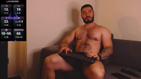 Snapshot of drake_cole11 chatting on October 15, 11:23 pm drake_cole11 online show from October 15, 11:23 pm