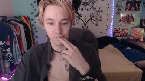 Yukichi online show from December 13, 11:00 pm