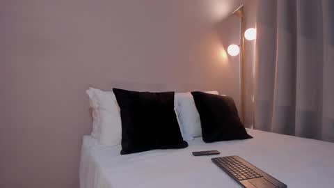 cris online show from March 11, 3:08 pm