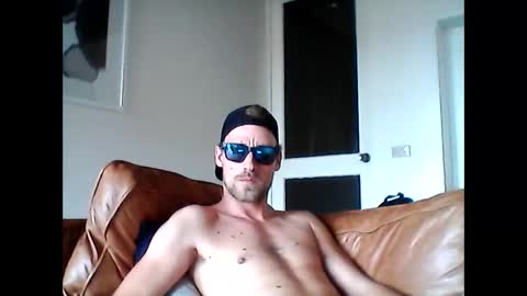 Snapshot of drejjj3000 chatting on February 9, 3:22 am drejjj3000 online show from February 9, 3:22 am