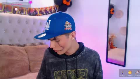 Dulcey online show from October 25, 6:04 am