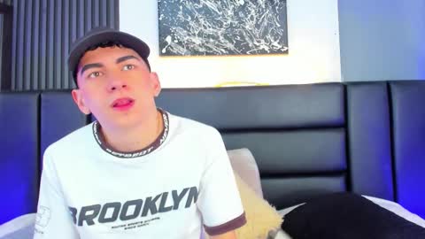 Thomas and Noah online show from November 15, 1:02 pm