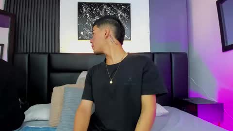 Thomas and Noah online show from September 16, 12:28 pm