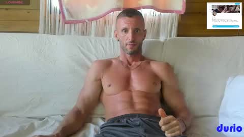 Durio online show from February 4, 5:52 pm