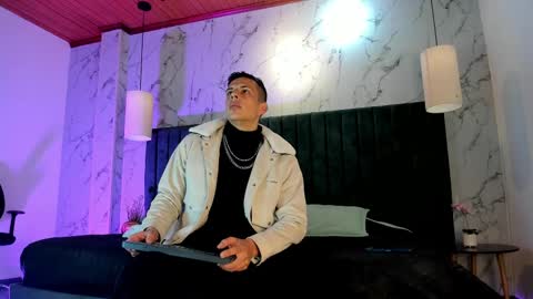 Dustin Sonne online show from September 9, 3:39 am