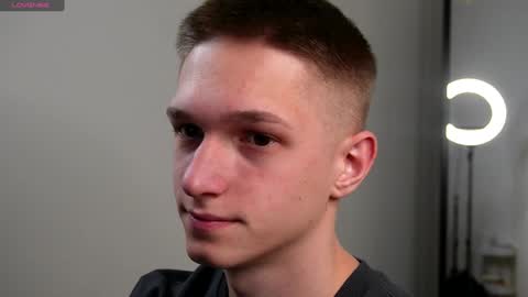 Dustyn online show from December 19, 5:29 pm