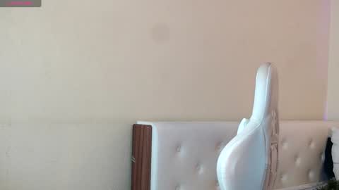 Dustyn online show from January 3, 3:01 pm