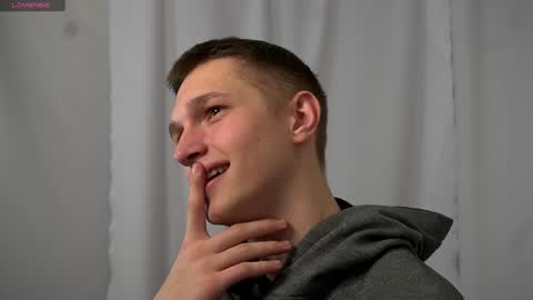 Dustyn online show from December 8, 1:58 pm