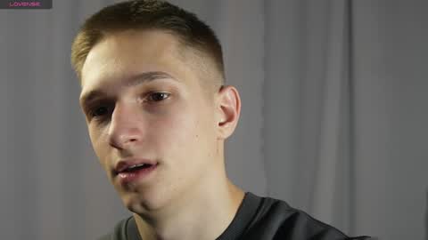 Dustyn online show from December 20, 2:27 pm