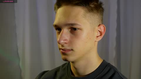 Dustyn online show from December 21, 2:26 pm