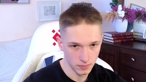 Dustyn online show from January 15, 12:04 pm