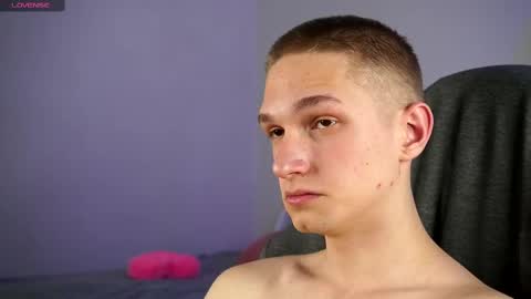 Dustyn online show from February 21, 7:21 pm