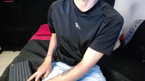 DustynFox online show from January 7, 3:26 am