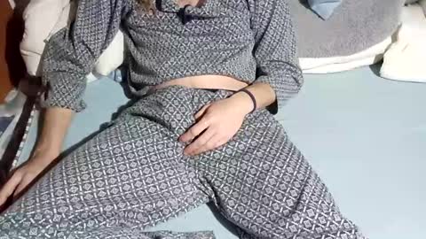 dv3nd3 online show from January 13, 6:34 pm