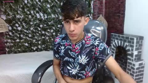 dyla_n18_ online show from December 14, 3:18 am