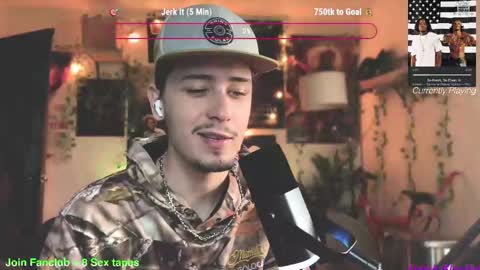 Snapshot of dylandaniel69 chatting on March 7, 2:12 pm Dylan Daniel 7.8 online show from March 7, 2:12 pm