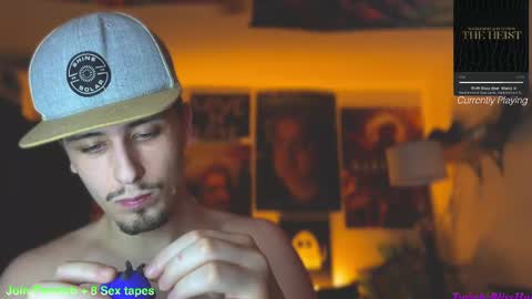 Snapshot of dylandaniel69 chatting on March 2, 2:51 am Dylan Daniel 7.8 online show from March 2, 2:51 am