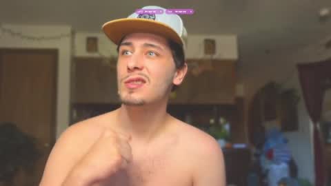 Snapshot of dylandaniel69 chatting on September 28, 9:24 pm Dylan Daniel 7.8 online show from September 28, 9:24 pm