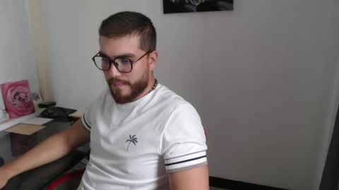 dylanhot10 online show from October 6, 9:30 pm