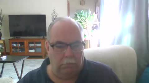 earl52 online show from March 11, 5:57 pm