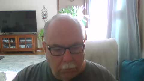 earl52 online show from October 1, 6:56 pm