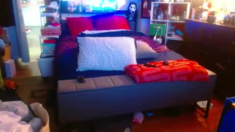 eastbayboy57 online show from June 5, 10:15 pm
