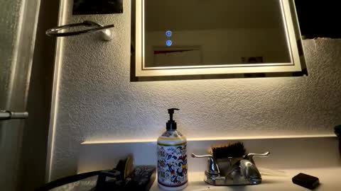 edvmendez1766 online show from January 9, 11:59 am