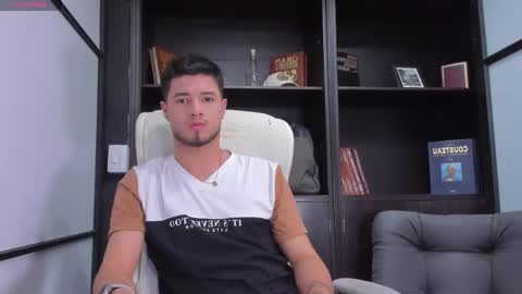 Snapshot of edwardross_ chatting on February 20, 7:30 pm Edward Ross online show from February 20, 7:30 pm