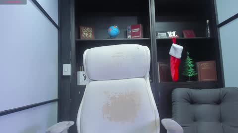 Snapshot of edwardross_ chatting on December 30, 7:21 pm Edward Ross online show from December 30, 7:21 pm