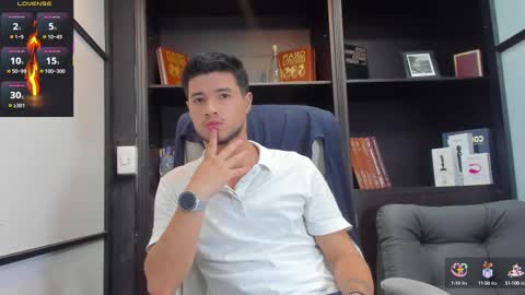 Snapshot of edwardross_ chatting on February 27, 8:20 pm Edward Ross online show from February 27, 8:20 pm