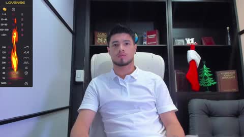 Snapshot of edwardross_ chatting on December 29, 7:43 pm Edward Ross online show from December 29, 7:43 pm