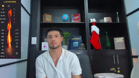 Snapshot of edwardross_ chatting on December 20, 7:50 pm Edward Ross online show from December 20, 7:50 pm
