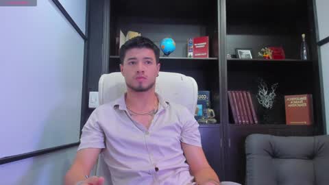 Snapshot of edwardross_ chatting on January 12, 8:25 pm Edward Ross online show from January 12, 8:25 pm