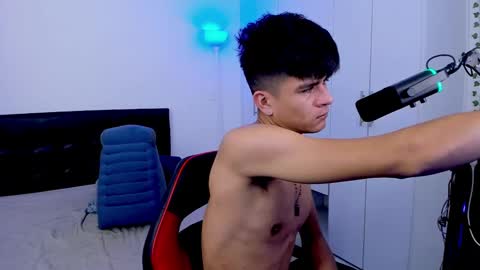 eiden_allenx1 online show from January 28, 10:23 am