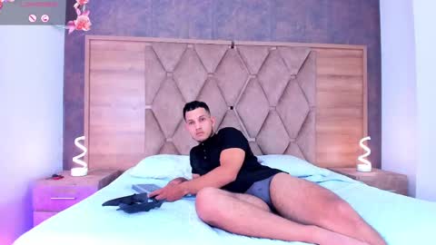 I AM ALONE TODAY EIMY IS A BIT SICK online show from October 31, 9:29 pm