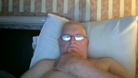 Snapshot of eketman1964 chatting on October 10, 11:19 pm eketman1964 online show from October 10, 11:19 pm