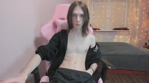 eleganc3 online show from March 5, 7:10 pm